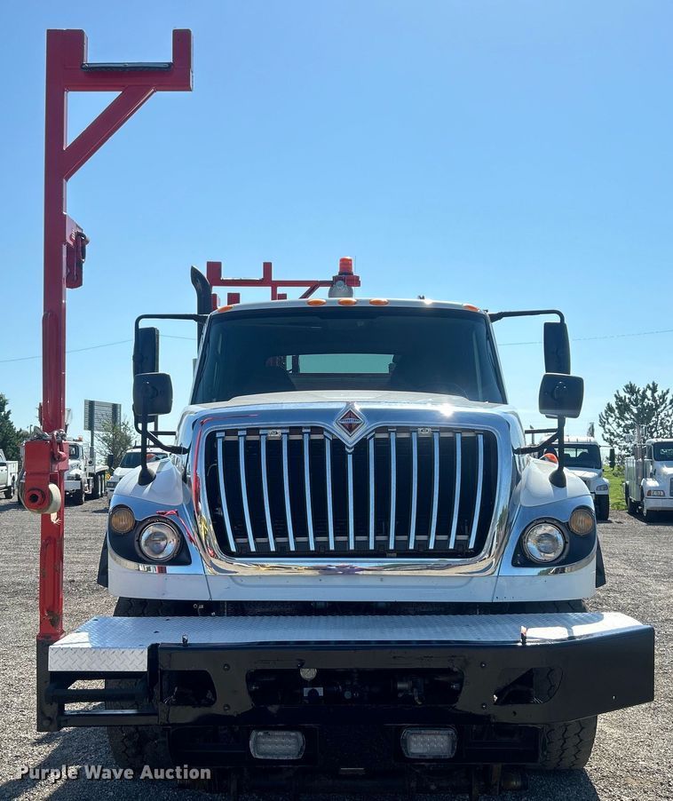 image for item EG0947 2012 International  7600  Crew Cab utility / service truck