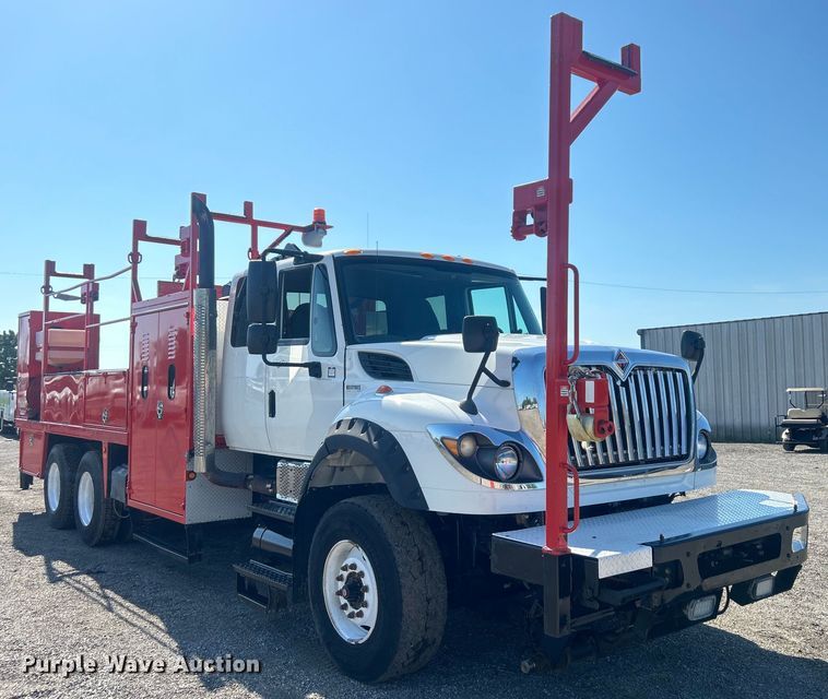 image for item EG0947 2012 International  7600  Crew Cab utility / service truck