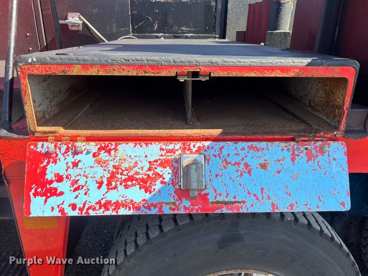 image for item EG0947 2012 International  7600  Crew Cab utility / service truck