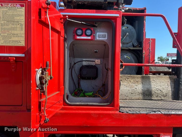 image for item EG0947 2012 International  7600  Crew Cab utility / service truck