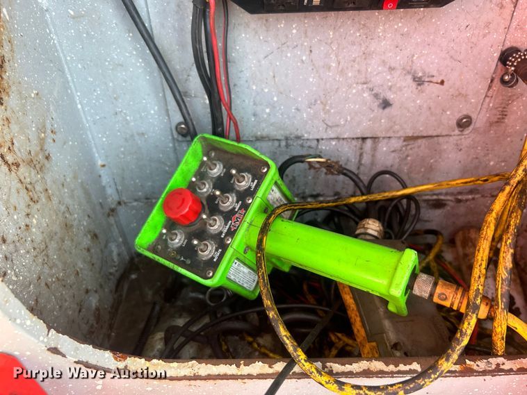 image for item EG0947 2012 International  7600  Crew Cab utility / service truck