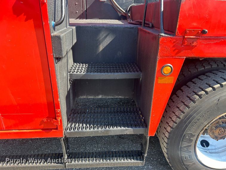 image for item EG0947 2012 International  7600  Crew Cab utility / service truck