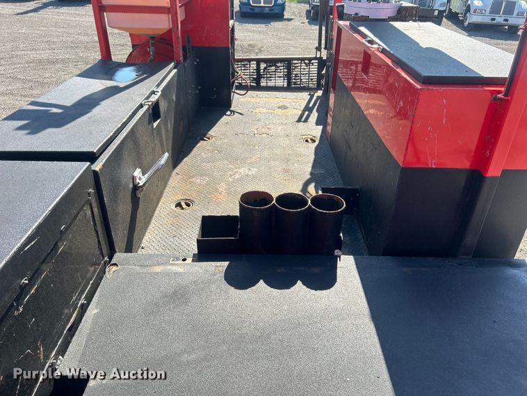 image for item EG0947 2012 International  7600  Crew Cab utility / service truck