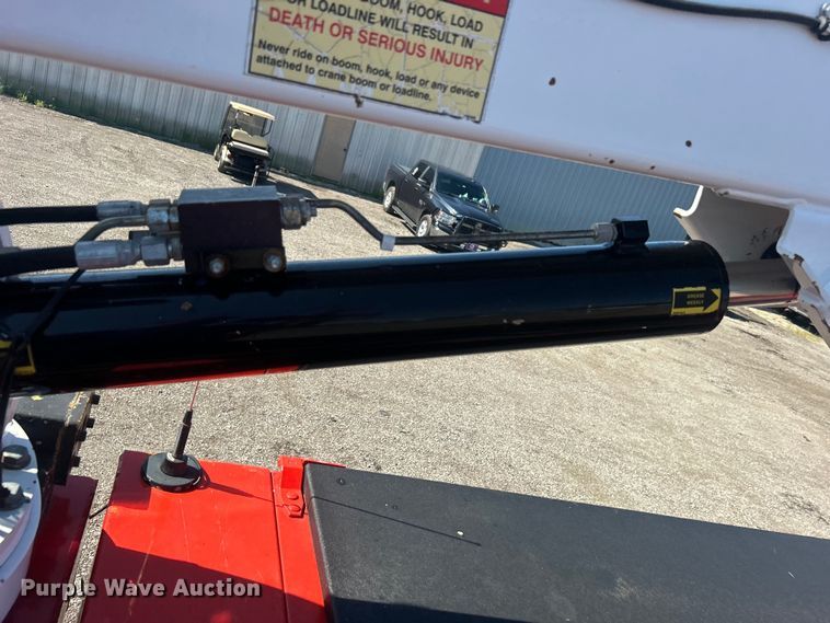 image for item EG0947 2012 International  7600  Crew Cab utility / service truck