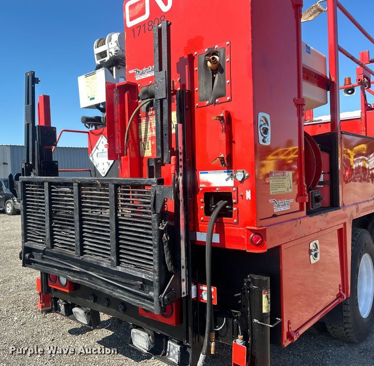 image for item EG0947 2012 International  7600  Crew Cab utility / service truck