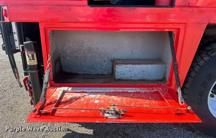 image for item EG0947 2012 International  7600  Crew Cab utility / service truck