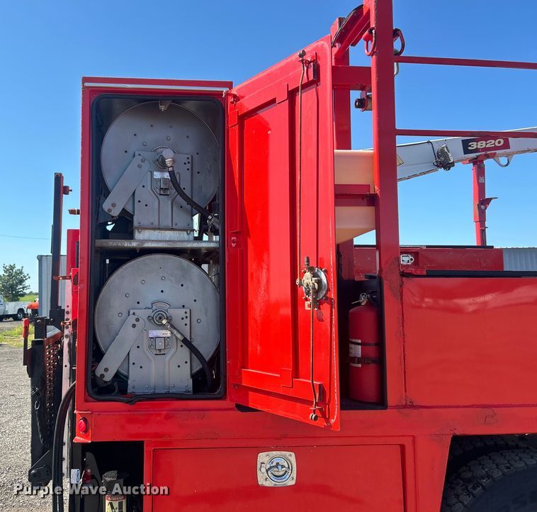 image for item EG0947 2012 International  7600  Crew Cab utility / service truck