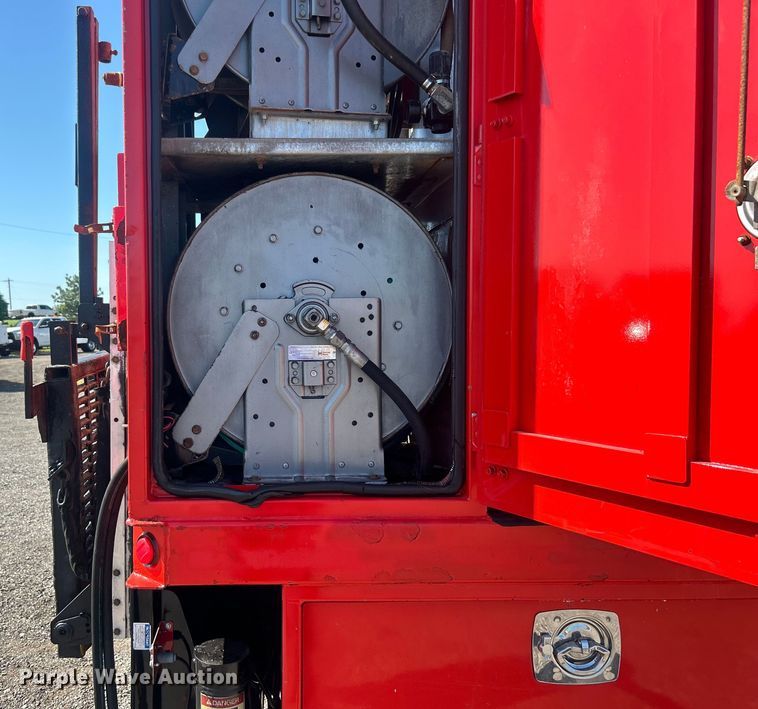 image for item EG0947 2012 International  7600  Crew Cab utility / service truck