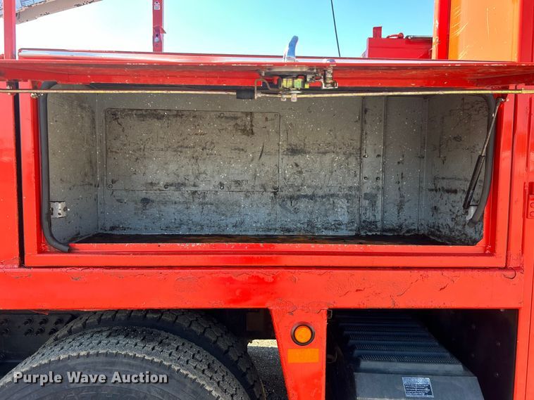 image for item EG0947 2012 International  7600  Crew Cab utility / service truck