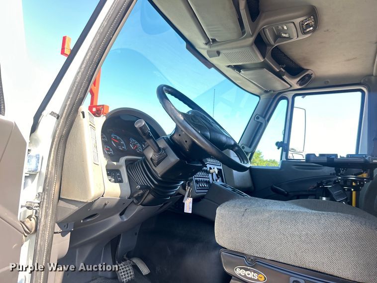 image for item EG0947 2012 International  7600  Crew Cab utility / service truck