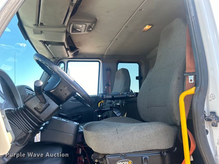 image for item EG0947 2012 International  7600  Crew Cab utility / service truck