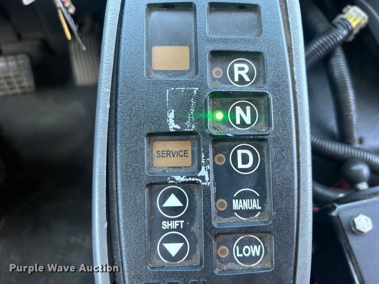 image for item EG0947 2012 International  7600  Crew Cab utility / service truck