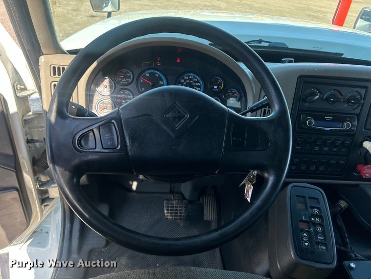 image for item EG0947 2012 International  7600  Crew Cab utility / service truck