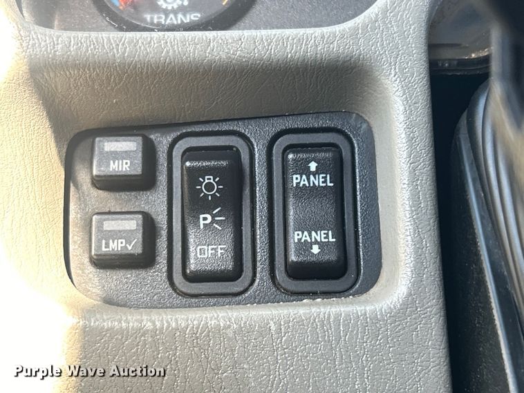 image for item EG0947 2012 International  7600  Crew Cab utility / service truck