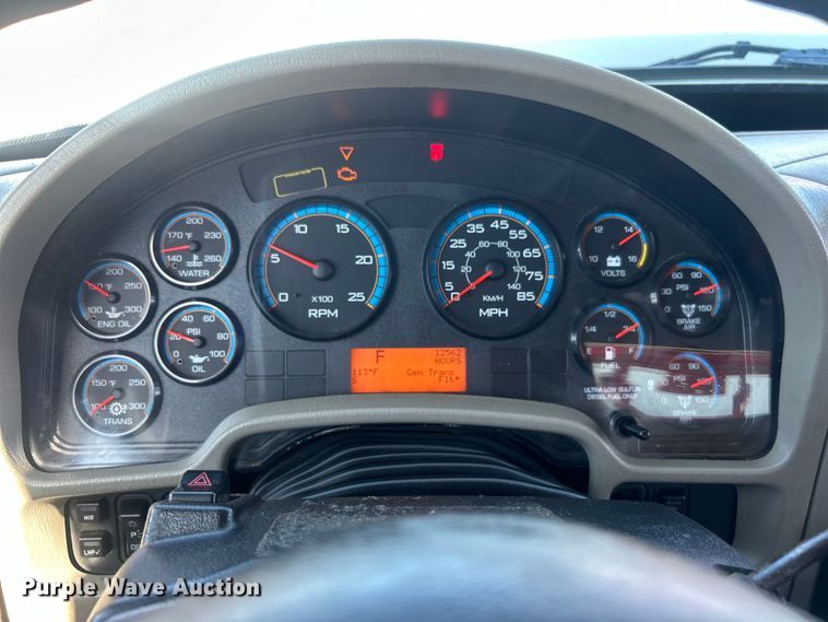 image for item EG0947 2012 International  7600  Crew Cab utility / service truck