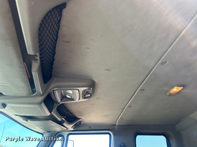 image for item EG0947 2012 International  7600  Crew Cab utility / service truck