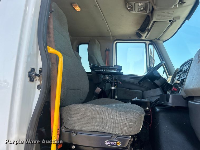 image for item EG0947 2012 International  7600  Crew Cab utility / service truck