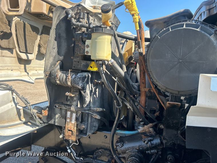 image for item EG0947 2012 International  7600  Crew Cab utility / service truck