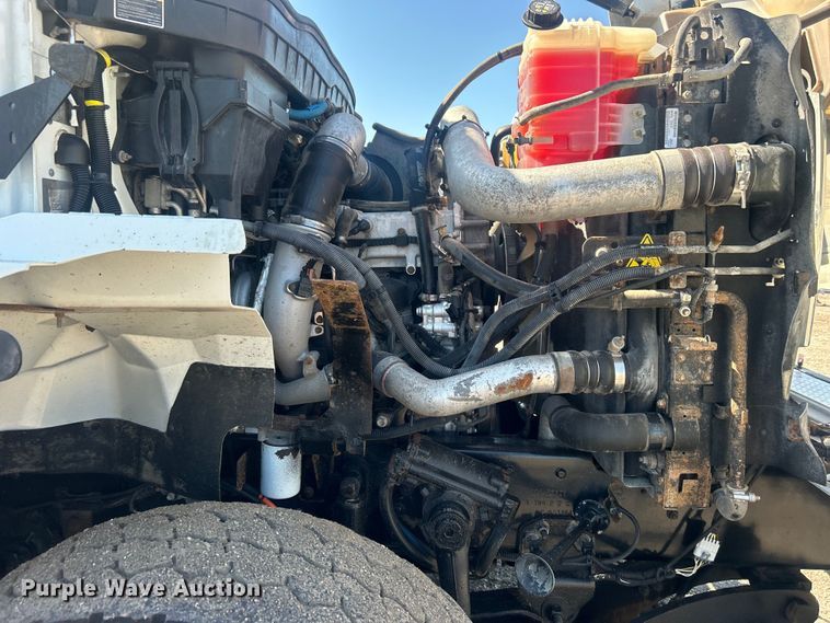 image for item EG0947 2012 International  7600  Crew Cab utility / service truck