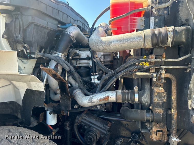 image for item EG0947 2012 International  7600  Crew Cab utility / service truck