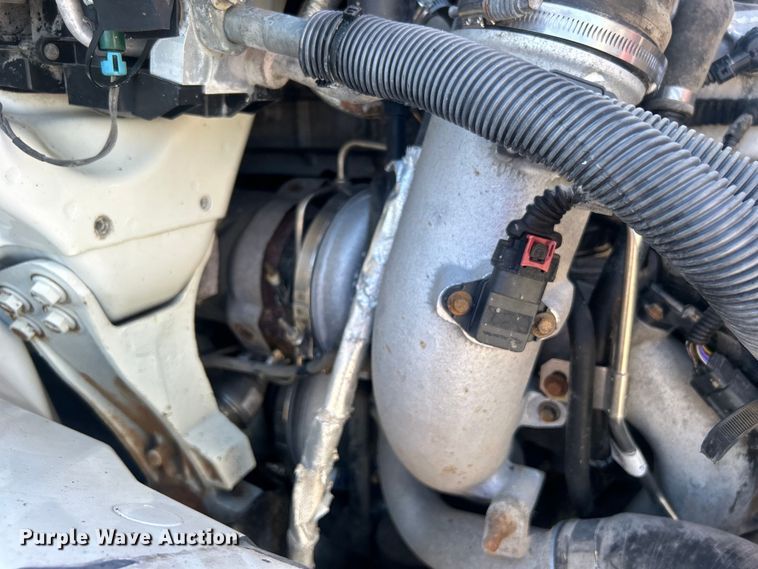 image for item EG0947 2012 International  7600  Crew Cab utility / service truck