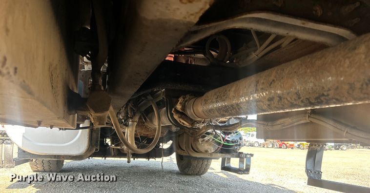 image for item EG0947 2012 International  7600  Crew Cab utility / service truck