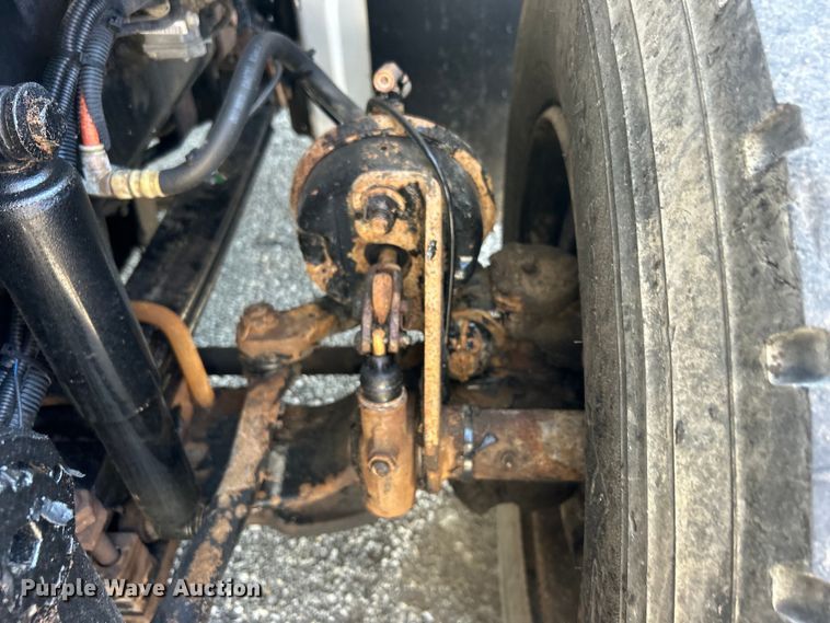 image for item EG0947 2012 International  7600  Crew Cab utility / service truck