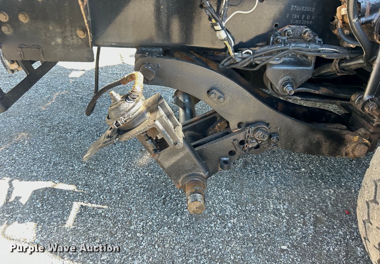 image for item EG0947 2012 International  7600  Crew Cab utility / service truck