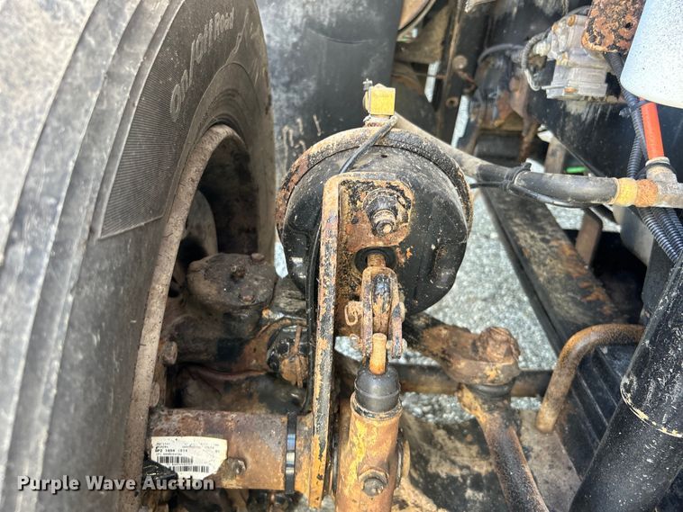 image for item EG0947 2012 International  7600  Crew Cab utility / service truck