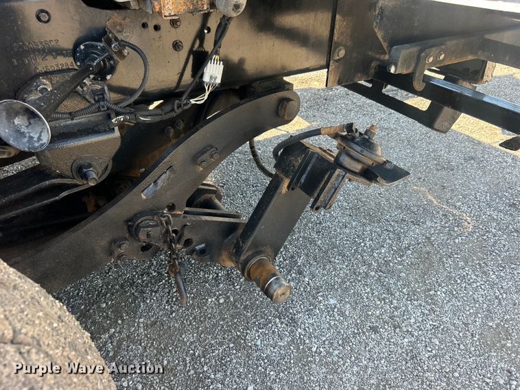 image for item EG0947 2012 International  7600  Crew Cab utility / service truck