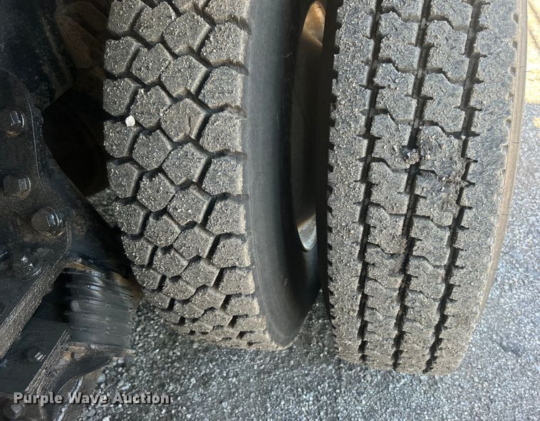 image for item EG0947 2012 International  7600  Crew Cab utility / service truck