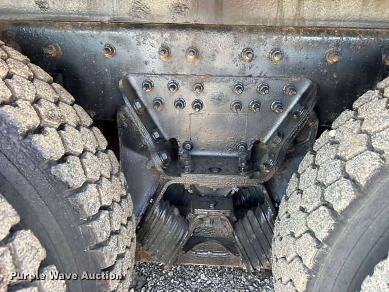 image for item EG0947 2012 International  7600  Crew Cab utility / service truck