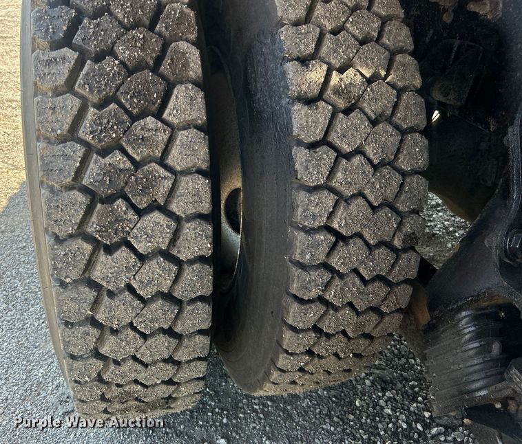 image for item EG0947 2012 International  7600  Crew Cab utility / service truck