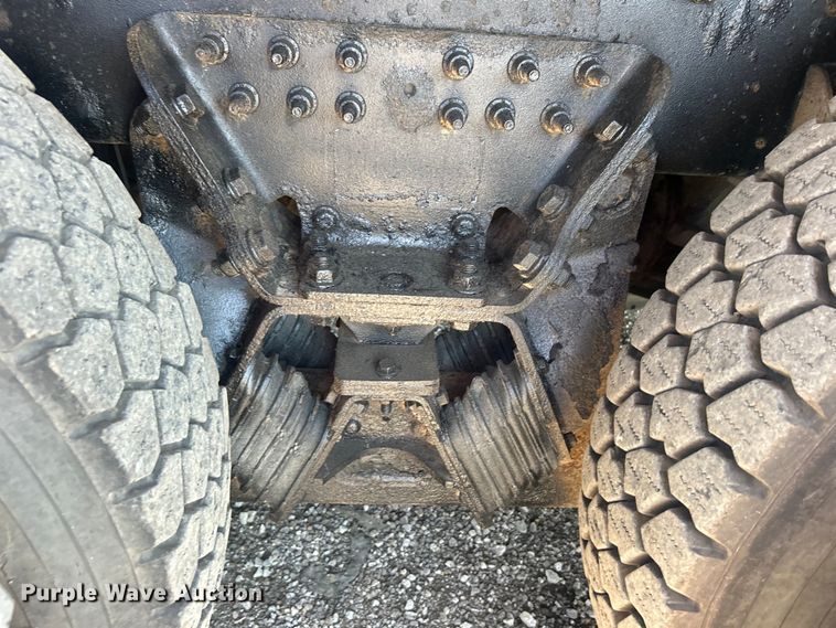 image for item EG0947 2012 International  7600  Crew Cab utility / service truck