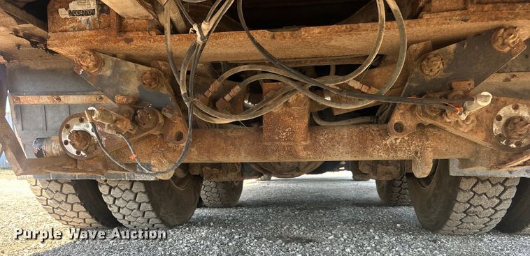 image for item EG0947 2012 International  7600  Crew Cab utility / service truck