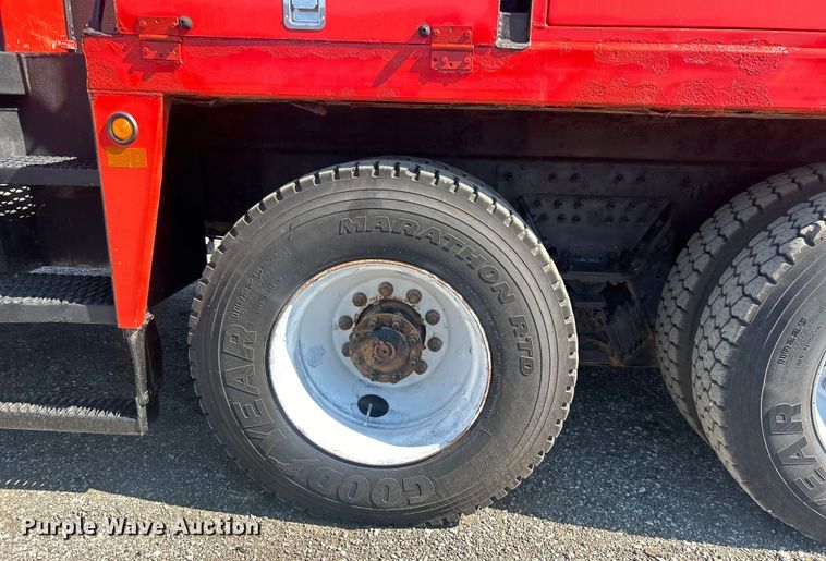 image for item EG0947 2012 International  7600  Crew Cab utility / service truck