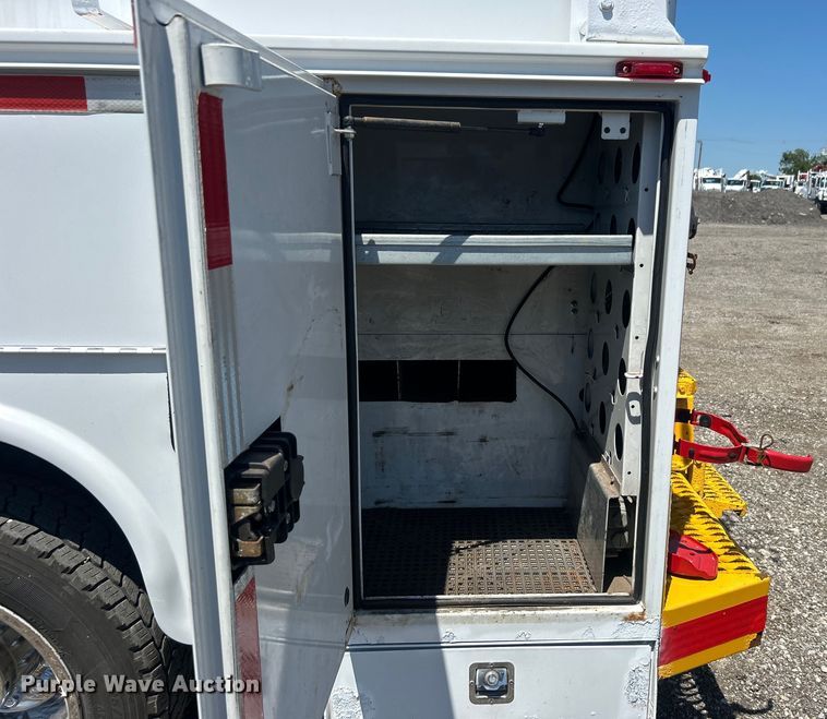 image for item EG0953 2013 Ford F550 Super Duty utility / service truck