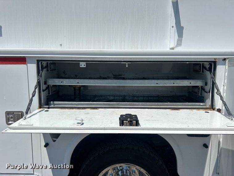 image for item EG0953 2013 Ford F550 Super Duty utility / service truck