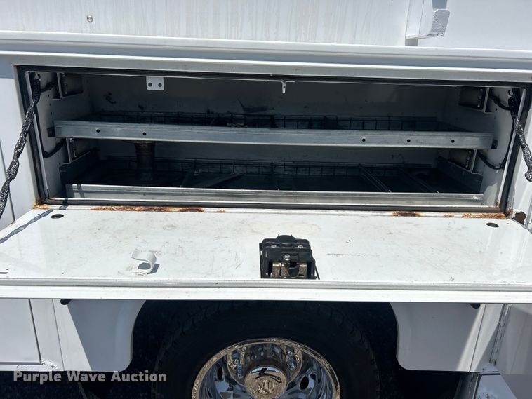 image for item EG0953 2013 Ford F550 Super Duty utility / service truck