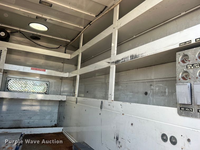 image for item EG0953 2013 Ford F550 Super Duty utility / service truck