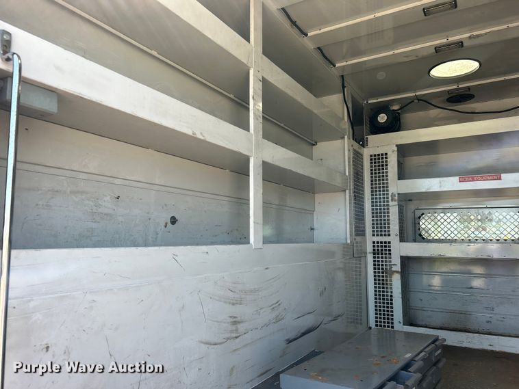 image for item EG0953 2013 Ford F550 Super Duty utility / service truck