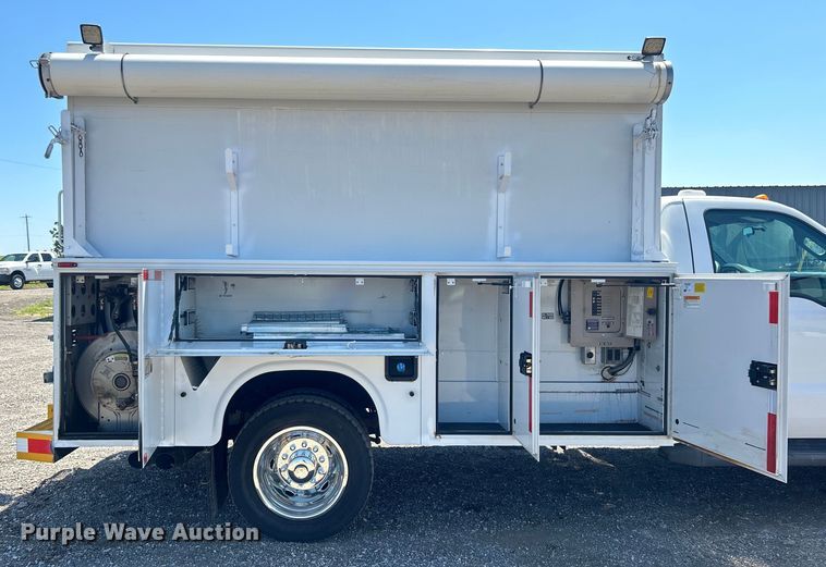image for item EG0953 2013 Ford F550 Super Duty utility / service truck