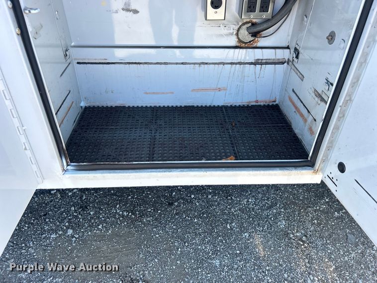 image for item EG0953 2013 Ford F550 Super Duty utility / service truck