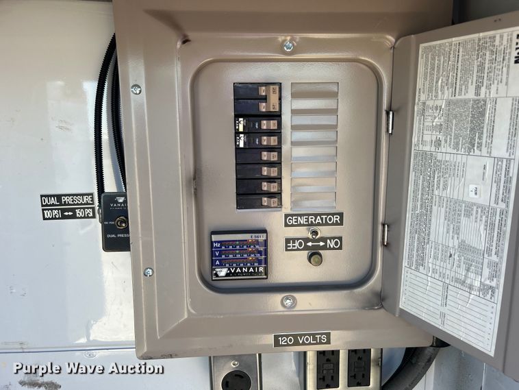 image for item EG0953 2013 Ford F550 Super Duty utility / service truck