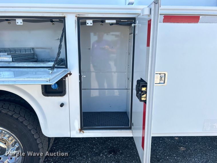 image for item EG0953 2013 Ford F550 Super Duty utility / service truck