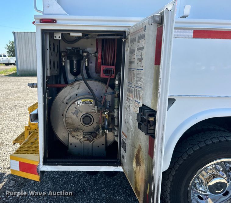 image for item EG0953 2013 Ford F550 Super Duty utility / service truck