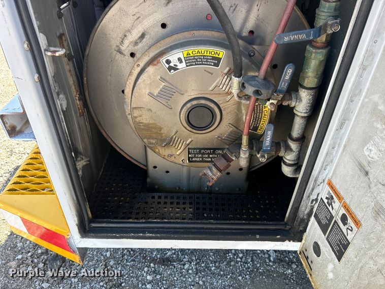 image for item EG0953 2013 Ford F550 Super Duty utility / service truck