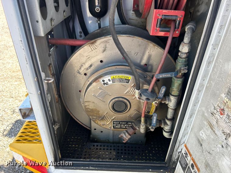 image for item EG0953 2013 Ford F550 Super Duty utility / service truck