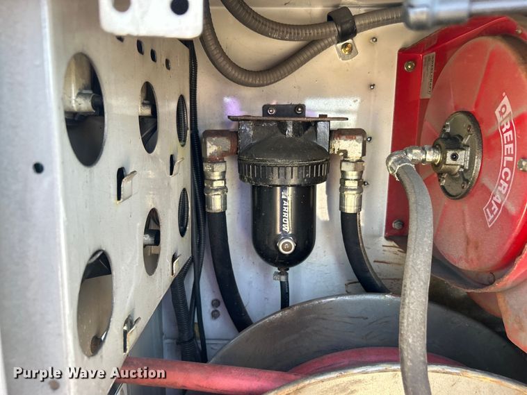 image for item EG0953 2013 Ford F550 Super Duty utility / service truck