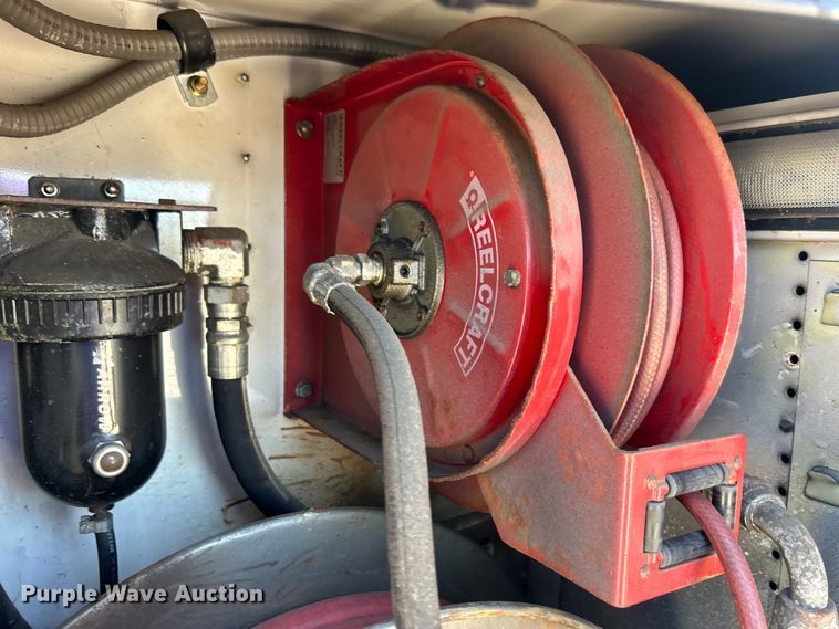 image for item EG0953 2013 Ford F550 Super Duty utility / service truck